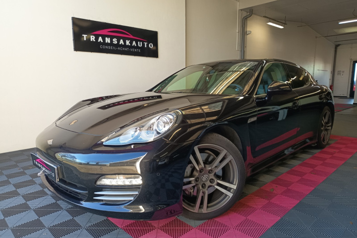 PORSCHE PANAMERA